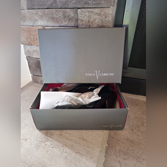 Vince Camuto heels - Picture 10 of 14